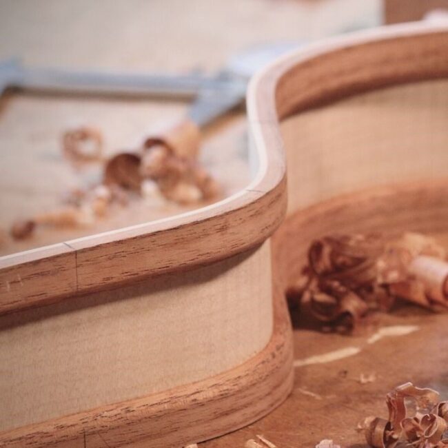 1759236720-Guitar-Linings-tutorial-1